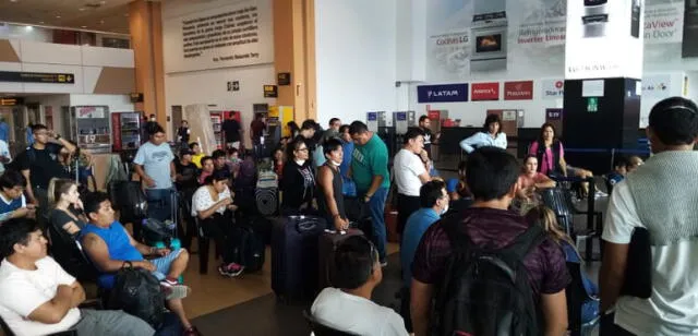 Pasajeros varados en aeropuerto de Lima serán traídos en avión militar a Arequipa.