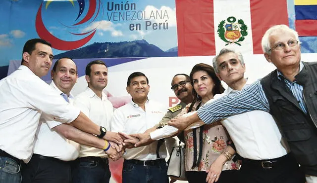 Encuentro. Junto al ministro Carlos Morán estuvieron el embajador Carlos Scull y miembros de la Unión Venezolana.