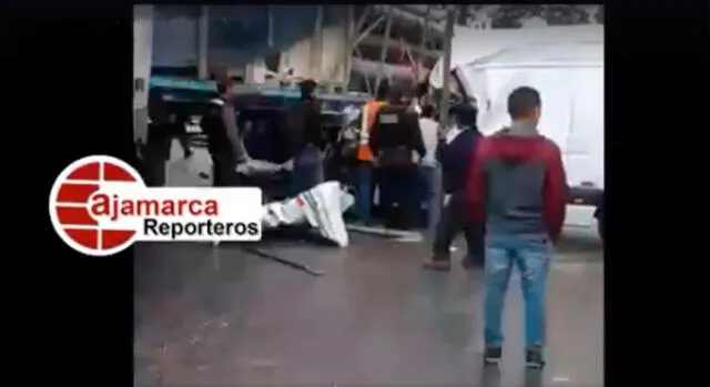 Cajamarca: Un muerto provocó choque entre vehículo del INPE contra tráiler [VIDEO]