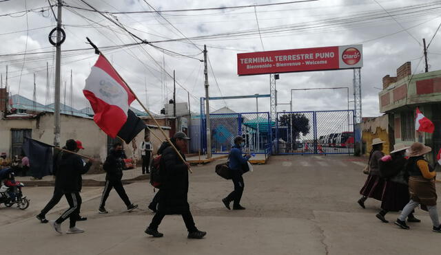 Puno. Pasajeros son seriamente afectados por bloqueos. Foto: Kleber Sánchez/URPI