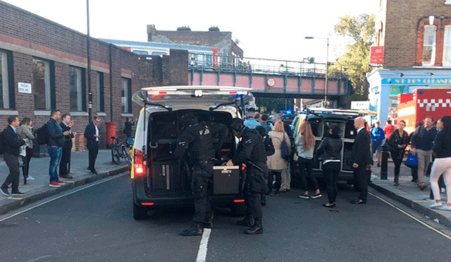 Londres: joven de 18 años es el principal sospechoso de atentado en tren
