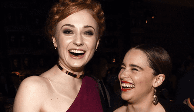 Sophie Turner culpa a Emilia Clarke por taza filtrada en Game of Thrones [VIDEO]