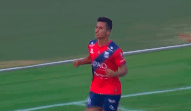 Ricardo Lagos, tras un salida garrafal de José Carvallo, marcó el único gol del Universitario vs. Carlos A. Mannucci por la Liga 1 2019. | Foto: Gol Perú