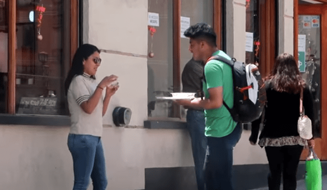 Video es viral en YouTube. Un joven boliviano visitó Perú y quedó encantado con el ceviche, así que decidió que sus compatriotas disfruten de la misma experiencia. Foto: Captura.