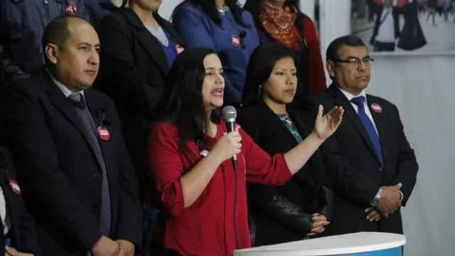 Verónika Mendoza pidió que el pueblo se movilizara en protesta contra la corrupción. Foto: La República.