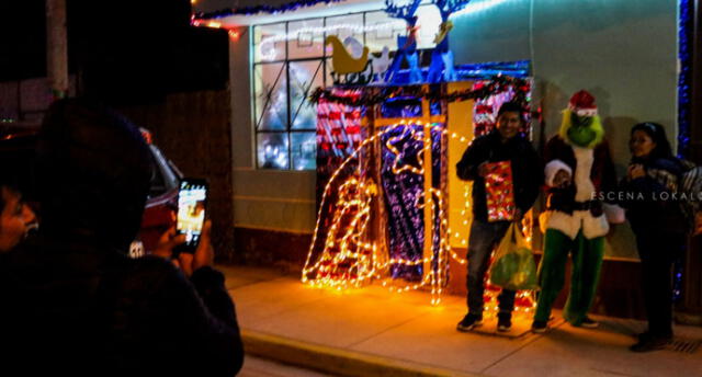 Barrio de Puno contagia la Navidad con su iluminación [FOTOS]