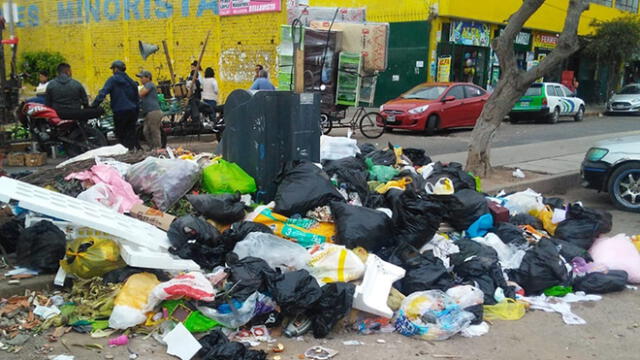 #YoDenuncio: basura en calles alarma a vecinos de posible enfermedades