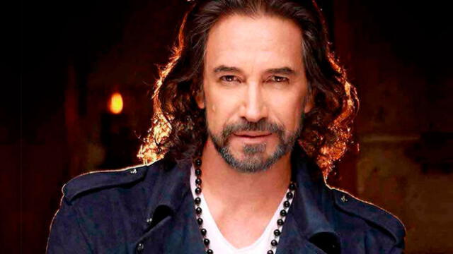 Marco Antonio Solís se vuelve objeto de deseo tras publicar foto en gimnasio [FOTOS]