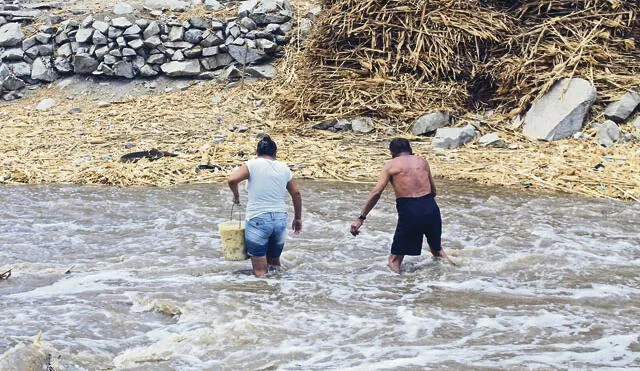 Huaicos y derrumbes dejan aislados a localidades de Áncash y La Libertad