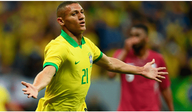 Richarlison fue puesto en puesto en cuarentena por paperas y quedó descartado para el Brasil vs. Paraguay. | Foto: AFP