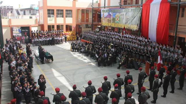 Escolares arequipeñas cantan el himno nacional en quechua [VIDEO]