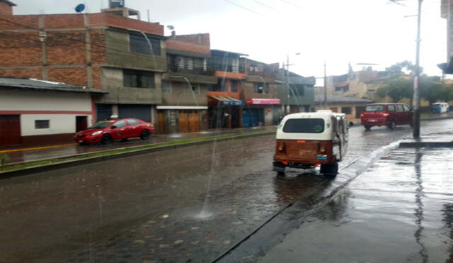 Torrencial lluvia se registra en Cajamarca 