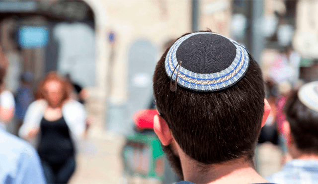 Padre denuncia que su hijo es víctima de bullying escolar por ser judío [FOTOS] 