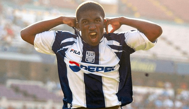 Jefferson Farfán jugó en Alianza Lima desde 2001 hasta el 2004.