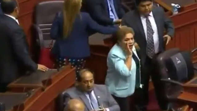 Twitter: iracunda reacción de Luz Salgado ante fujimorista que votó en abstención [VIDEO]
