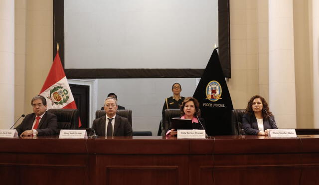 Elvia Barrios pidió que se trabaje por la estabilidad política y la paz social. Foto: Antonio Melgarejo/La República