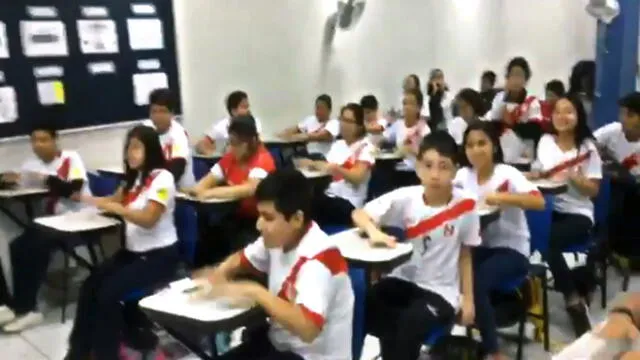 Perú vs Nueva Zelanda: estudiantes apoyan a la selección desde sus aulas [VIDEO]