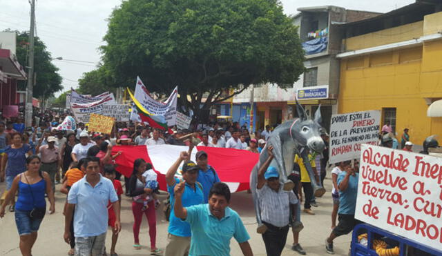 Piura: pobladores protestan contra alcalde de Catacaos para exigir fumigación en su distrito
