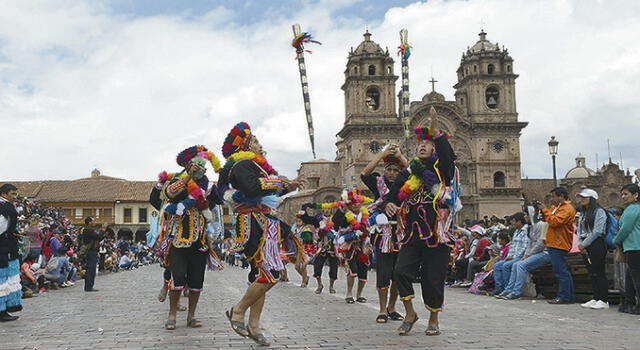 En Cusco miles danzan en fiesta del Señor de Qoyllurit'i