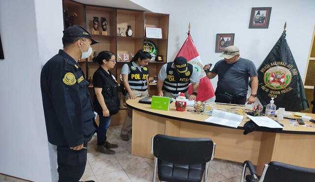 También se realizó la incautación de documentos de la ofician del general de la PNP en Piura. Foto: Grover Lozada.