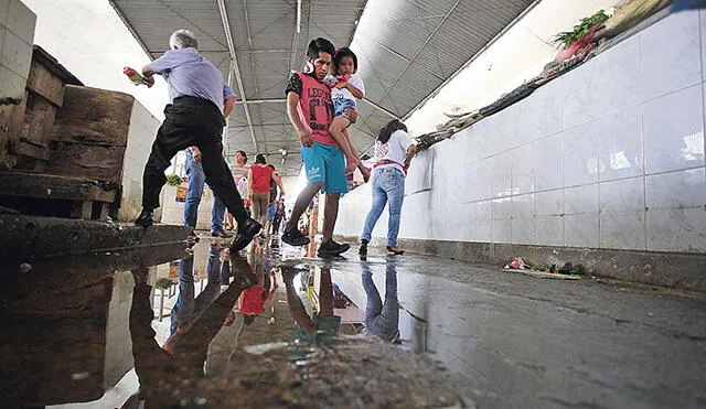 Lambayeque: Aguas servidas, basura y ambulantes empeoran situación del Modelo