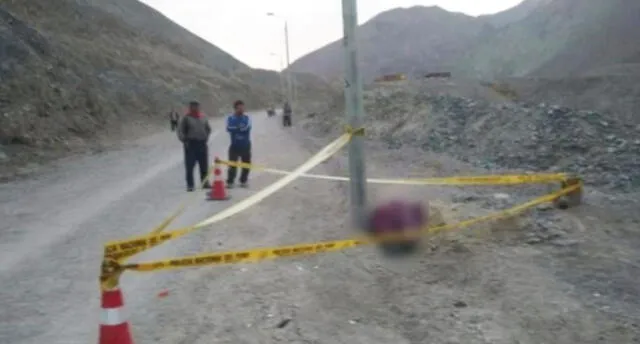 Motociclista muere tras chocar contra poste de alumbrado público en Tacna.