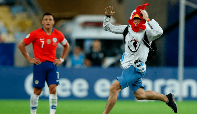 Copa América 2019: ¿Qué mensaje llevó en el pecho el misterioso ‘hincha gallina’?.