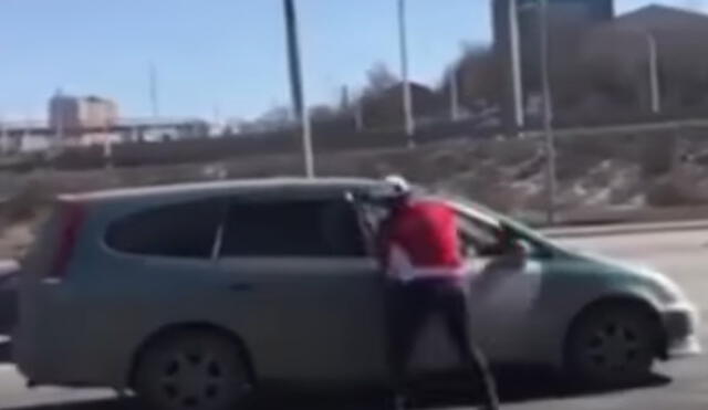 YouTube: Insólita lección a un imprudente conductor sorprende a rusos 
