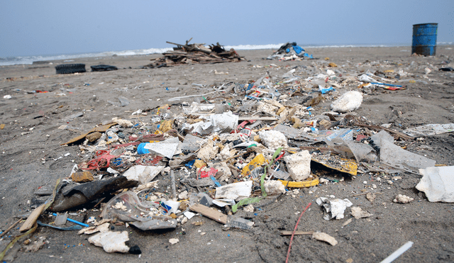 Minam recoge más de siete toneladas de desperdicios en playa de Ventanilla