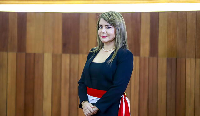 María Hinostroza Pereyra juró como nueva ministra de Salud [VIDEO]  