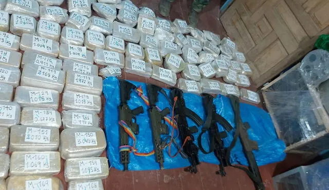 Droga y armas de fuego de largo alcance fueron incautadas por la Policía. Foto: PNP