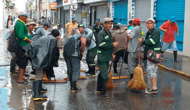 Chiclayo soporta más de siete horas ininterrumpidas de lluvia [VIDEO]