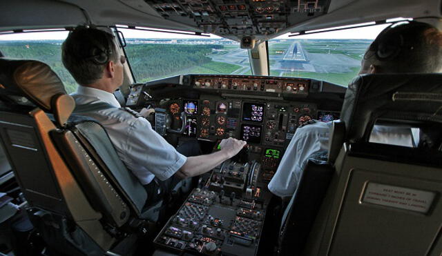 YouTube: Piloto de avión tiene ‘maravillado’ a pasajeros y causa furor en redes [VIDEO]
