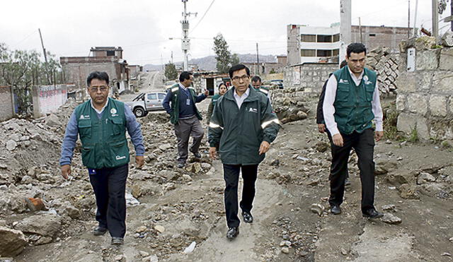 Ministro dio jalón de orejas a autoridades de Arequipa por invasiones en las quebradas | VIDEO