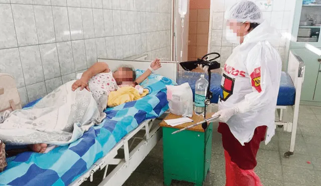 Arriesgan sus vidas. Médicos y enfermeros trabajan en condiciones inadecuadas para atender a enfermos con el COVID-19.