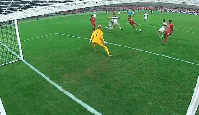 Iniciando la parte complementaria, Roberto Firmino volvió a errar otra clara ocasión de gol, pero su remate pegó en el poste en partido correspondiente al Mundial de Clubes.