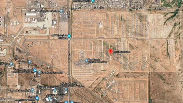 Desliza las imágenes para ver cómo luce el 'cementerio' de aviones ubicado en Arizona, Estados Unidos. Foto: Google