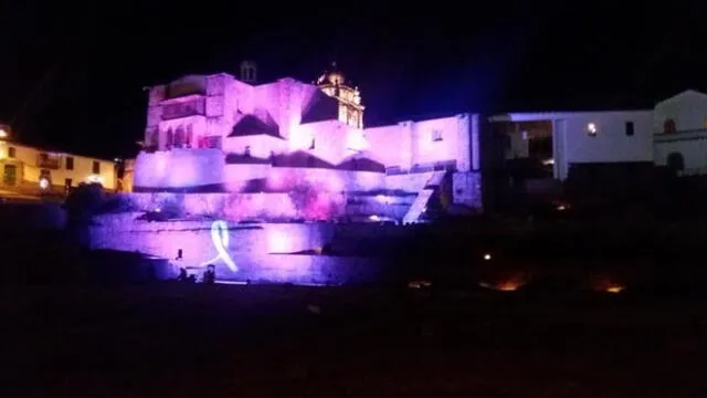 Lugares emblemáticos de Cusco se visten de rosado contra el cáncer de mama [VIDEO]