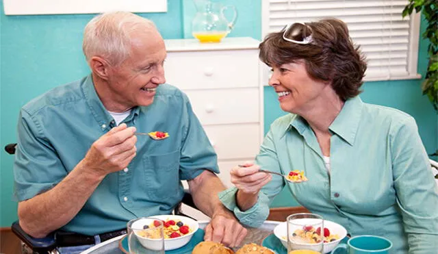 Nutricionistas recomiendan mejorar alimentación del adulto mayor para mejorar su calidad de vida