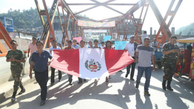 Vraem: pobladores bloquean tránsito en respaldo a petición de puente colgante 