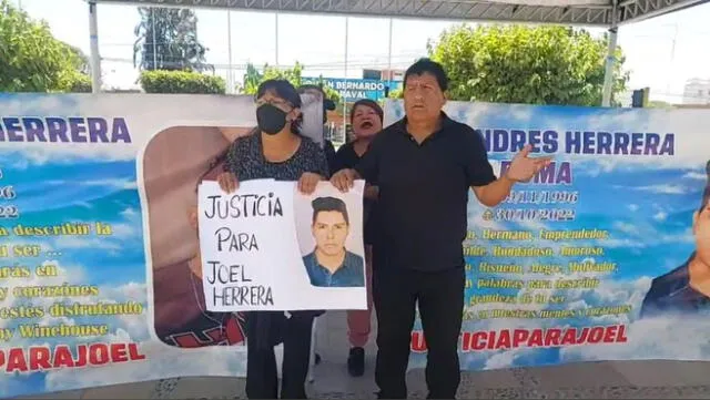 La familia de Joel protesta con carteles en mano exigiendo justicia. Foto: Leonela Aquino/URPI La familia de Joel protesta con carteles en mano exigiendo justicia. Foto: Leonela Aquino/URPI