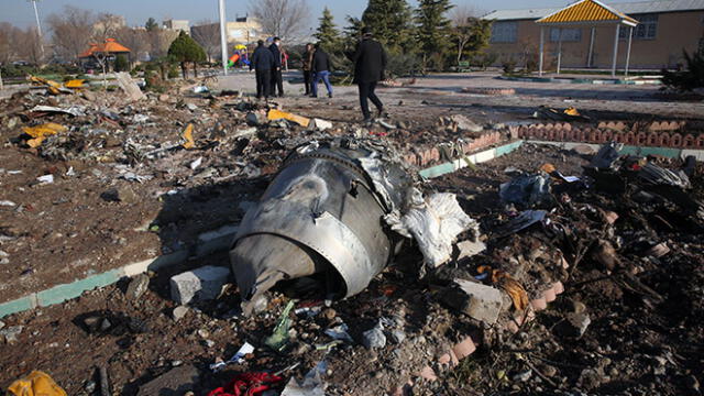 El accidente del Boeing 737 no dejó supervivientes, confirmó el presidente de Ucrania. Foto: AFP