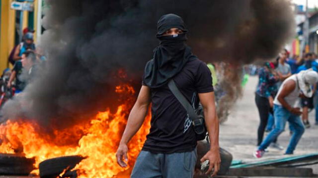 Venezuela presenta disturbios en la frontera: queman un ómnibus en Ureña [VIDEO]