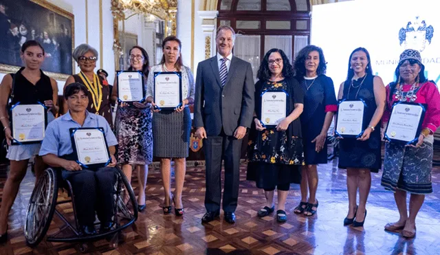 Siete mujeres fueron reconocidas con el ‘Premio Lima 2019’ [VIDEO]