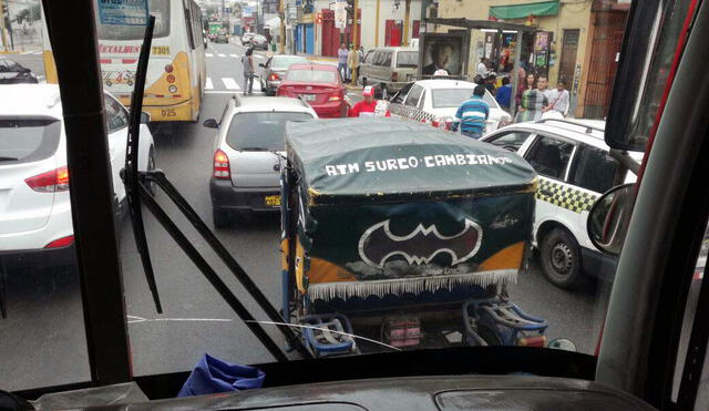 Mototaxis invaden principal vía del distrito de Barranco