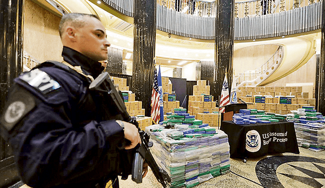 Cargamento. Parte de las 17.5 toneladas de cocaína confiscadas en Filadelfia. Todos los indicios apuntan a que habría sido embarcada en aguas peruanas.