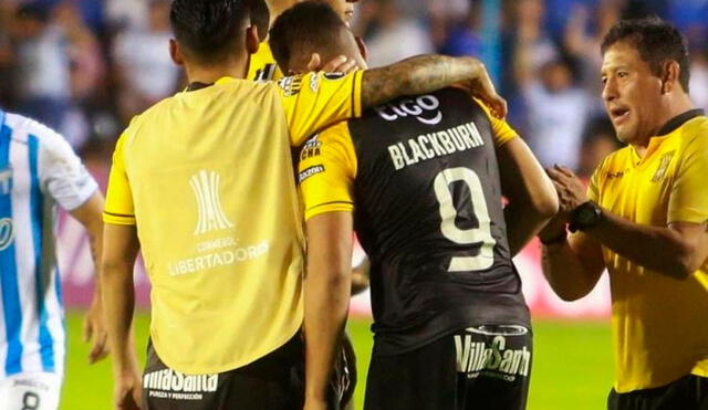 Rolando Blackburn falló el penal decisivo de The Strongest y quedó fuera de la Copa Libertadores. Foto: Captura