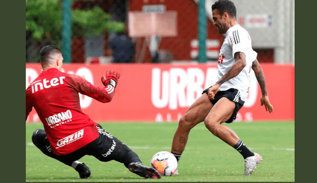 Binacional vs Sao Paulo: Dani Alves le cumple sueño a niño hincha del Poderoso del Sur.