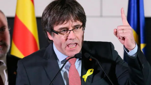 Carles Puigdemont exigió a Mariano Rajoy restaurar el gobierno catalán cesado [VIDEO]