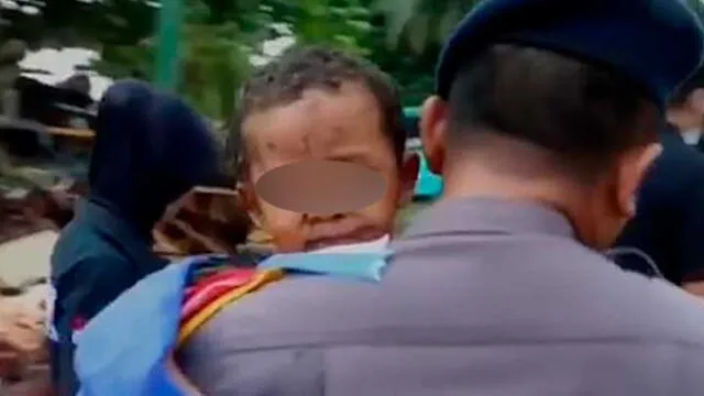 Tsunami en Indonesia: rescatan a niño que permaneció entre los escombros por 12 horas [VIDEO]